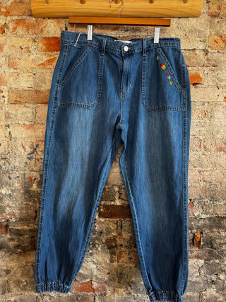 Jogger Levis Hand Embroidered - Size 10