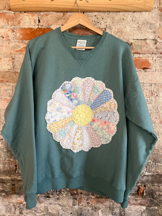 Dresden Plate Crewneck - Size Large
