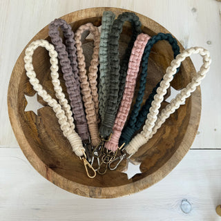 Macrame Keychain (7 Colors)